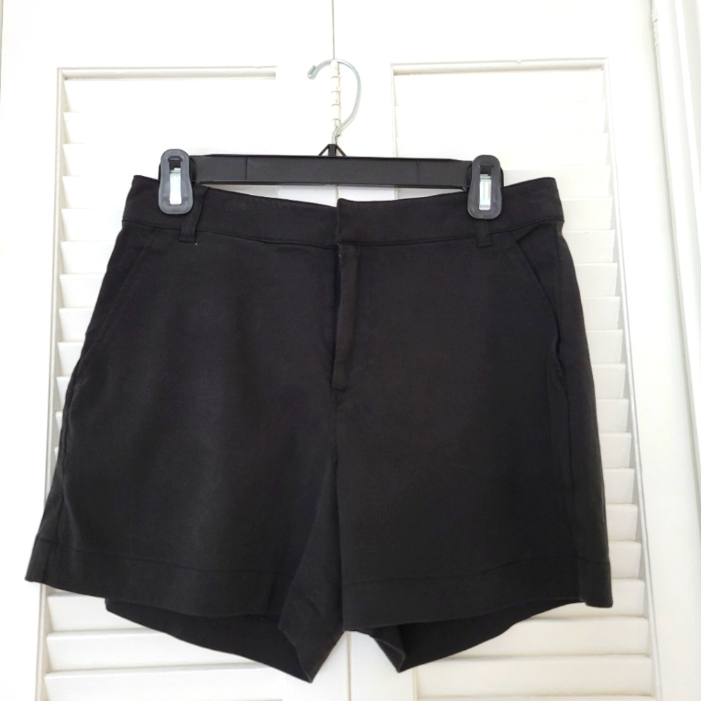 Saks Fifth Avenue Classic Black Women's Shorts Size 6